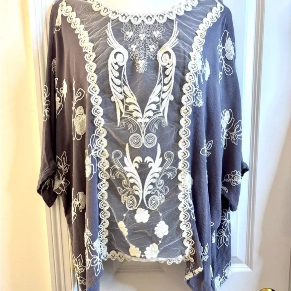 Umgee Tunic Top Blouse Lavender Purple White Embroidery bohemian boho Med. Large - Picture 3 of 9